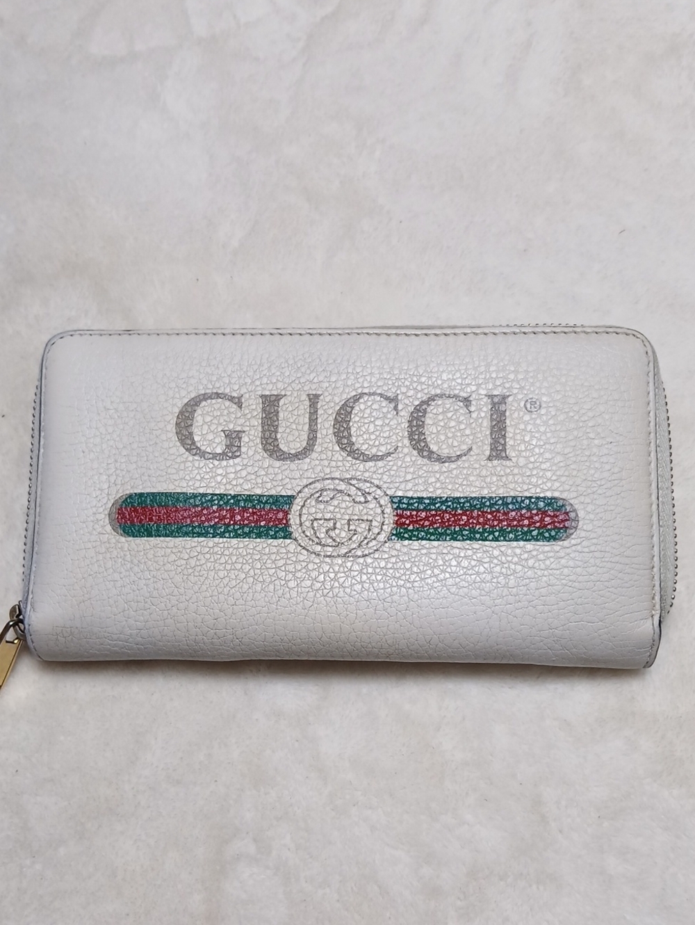Gucci Logo Zip Around Wallet White Leather with dust bag